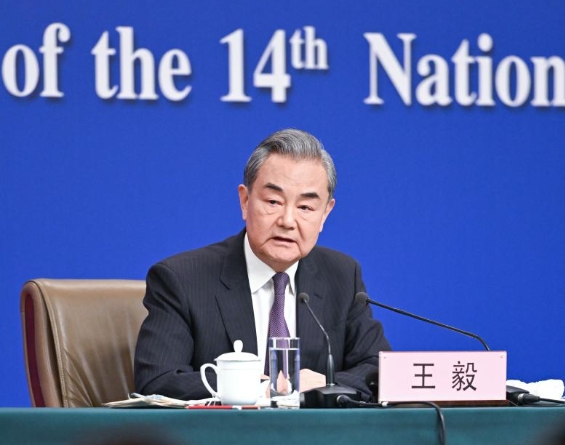 王毅：妥协退缩只会让霸凌者得寸进尺